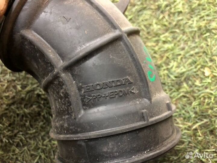 Патрубок воздушного фильтра Honda Civic R18A2 2007