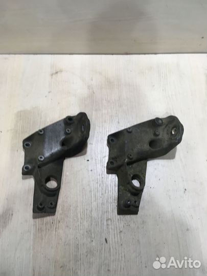 Кронштейн АКПП правый Ауди А6 С5 8D0399108E