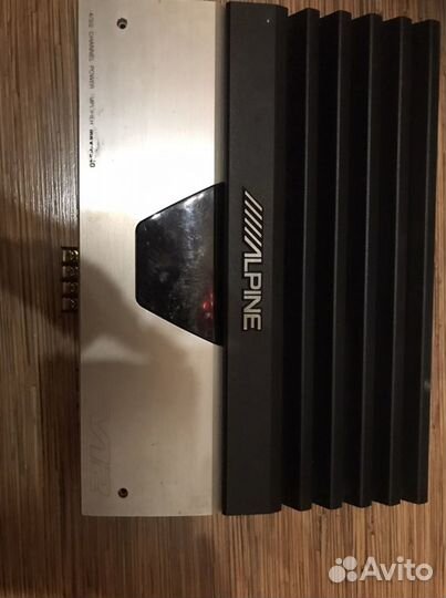 Автомобильный усилитель Alpine v12