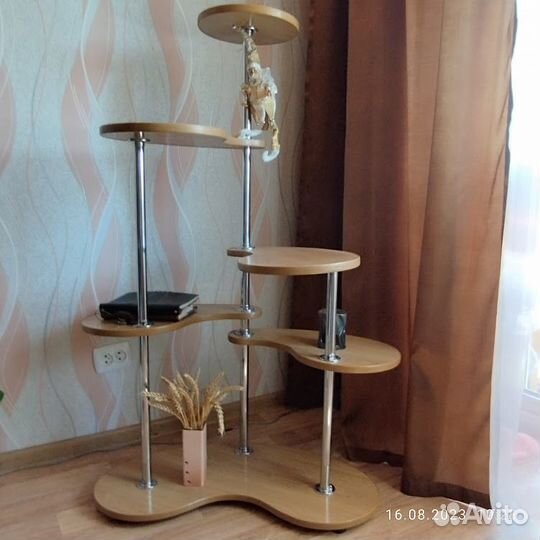 Полка напольная под цветы, книги, сувениры