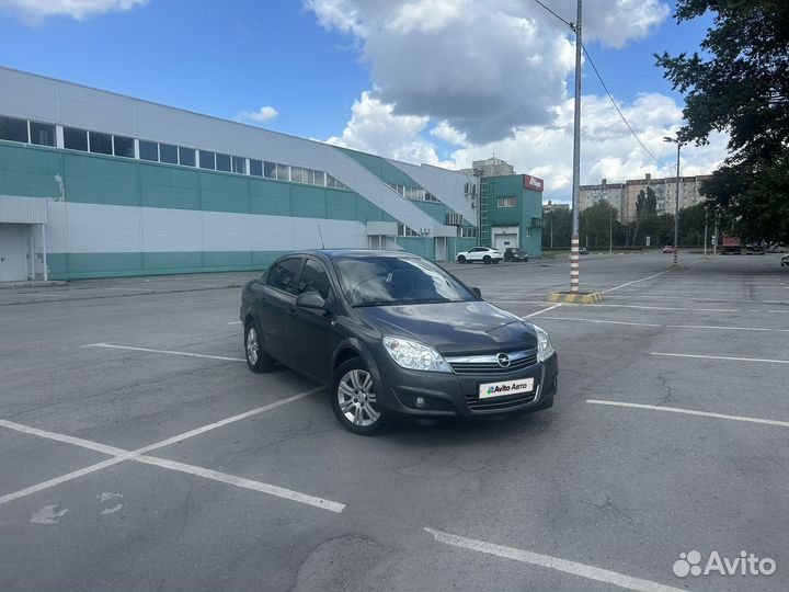 Opel Astra 1.6 МТ, 2011, 243 000 км