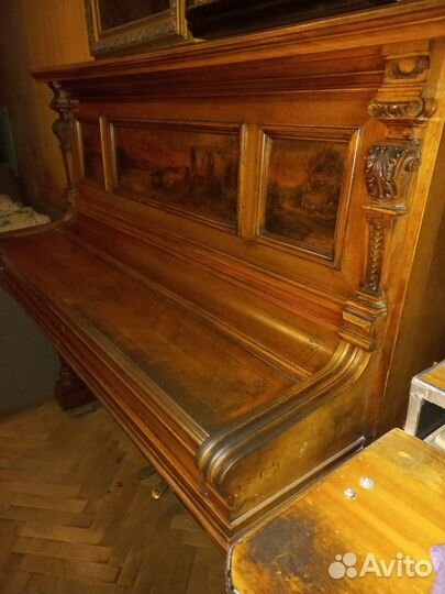 Фортепиано антикварное из красного дерева