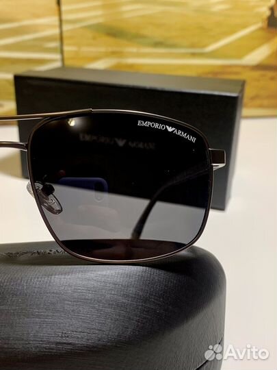 Солнцезащитные очки Emporio Armani