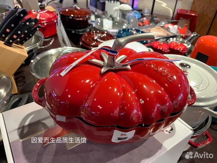 Чугунная эмалированная кастрюля Staub 2.9 л