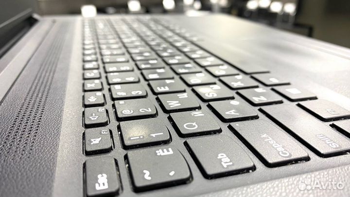 Ноутбук Lenovo для учебы и работы