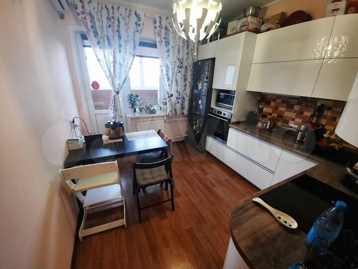 2-к. квартира, 55 м², 10/17 эт.