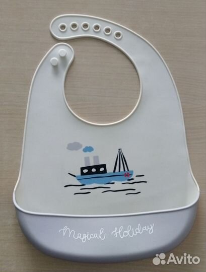 Нагрудник силиконовый+с рукавами Mothercare