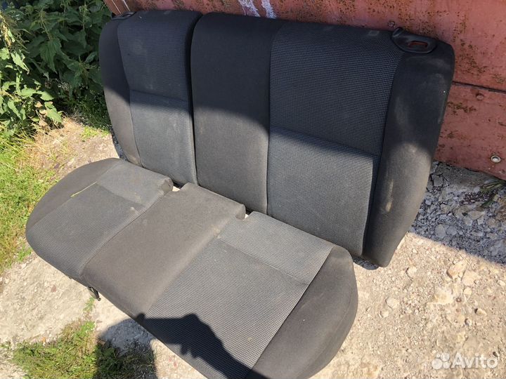 Заднее сиденье Ford Focus 1