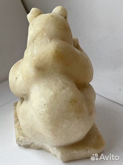 Медведь из камня фигурка