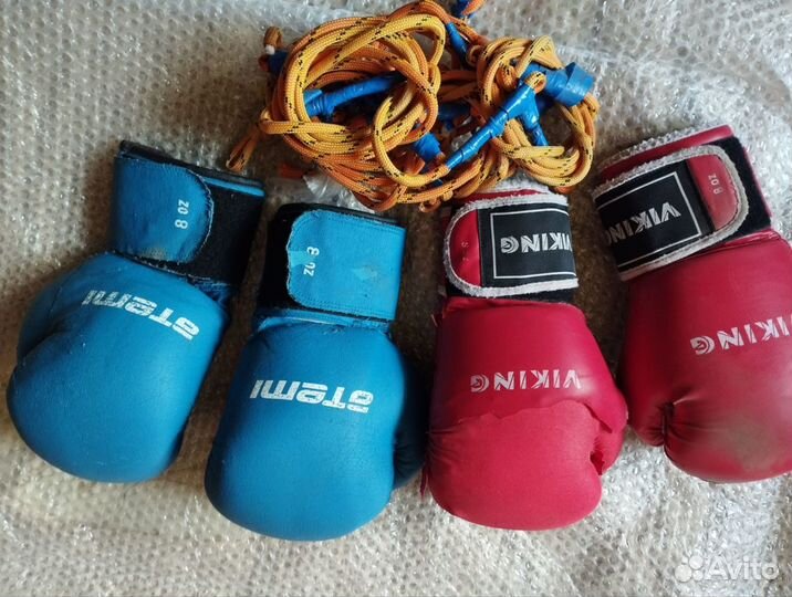 Боксерские перчатки б.у