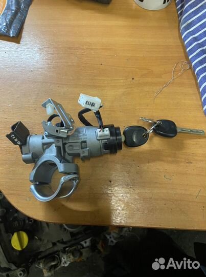 Замок зажигания с ключами Hyundai Solaris