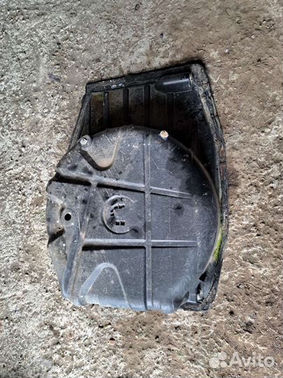 Накладка багажника на Mercedes W203