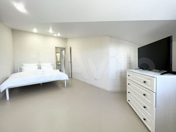 2-к. квартира, 67 м², 6/6 эт.