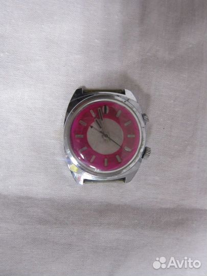 Часы механические с боем. Часы на ручные Победа