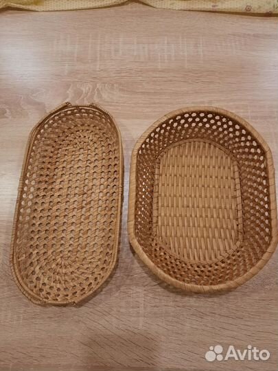 Корзинки блюда плетеные, ложки деревянные
