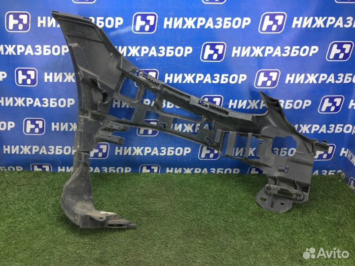 Кронштейн бампера передний левый Mercedes C Class