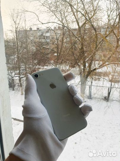 iPhone 8, 64 ГБ
