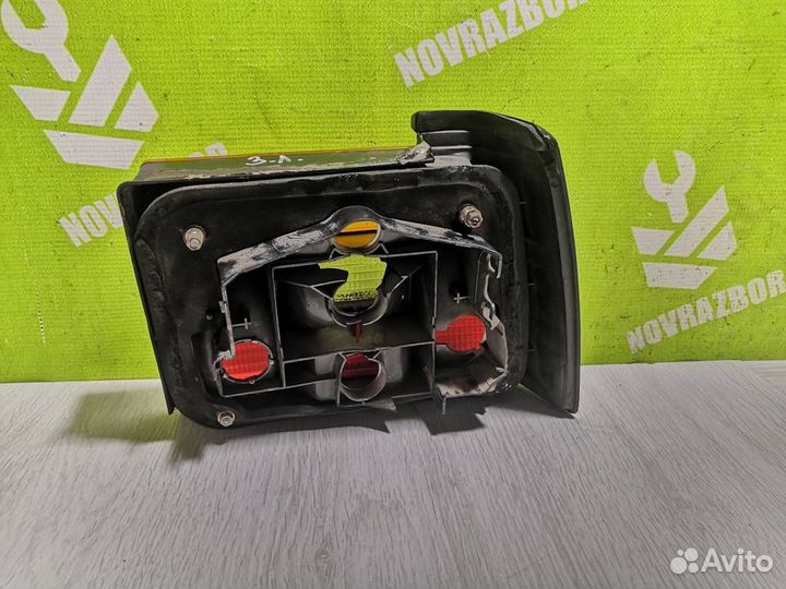 Фонарь задний наружный левый Фольксваген Гольф 2