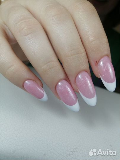 Наращивание ногтей в студии