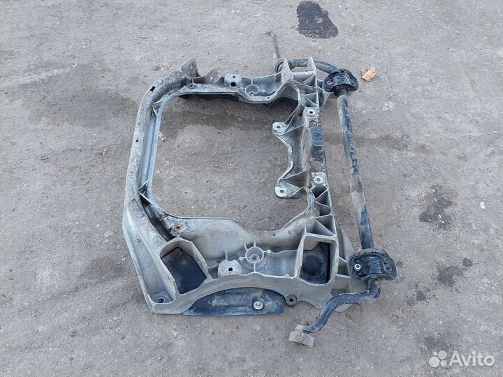 Подрамник передний Mercedes W220