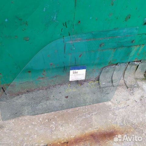 Переднее левое стекло Toyota Land Cruiser 80