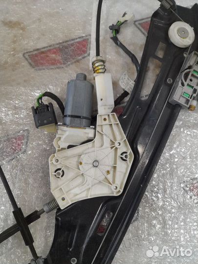 Стеклоподъемник передний левый Мерседес W219