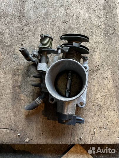 Дроссельная заслонка на nissan wingroad whny10 SR1