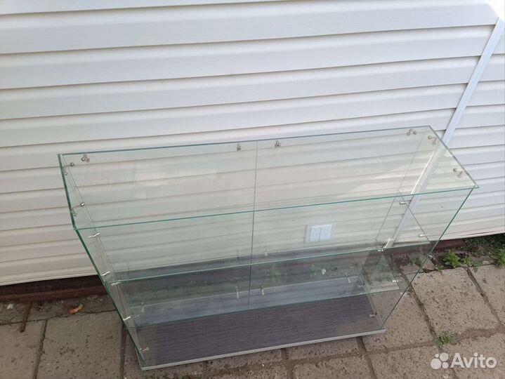 Витрина стеклянная