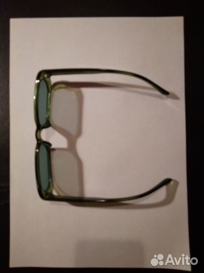 Очки солнцезащитные зеленые