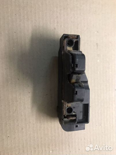 Замок багажника Peugeot 407