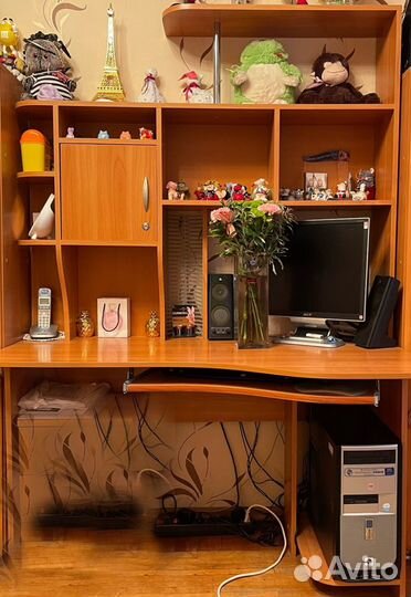 Компьютерный стол