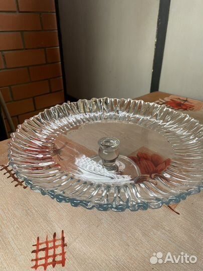 Блюдо на ножке, новое