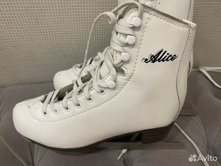 Коньки фигурные для девочки