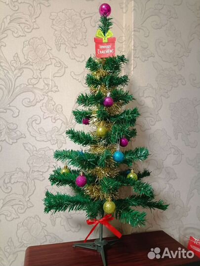 Елка искусственная с украшениями