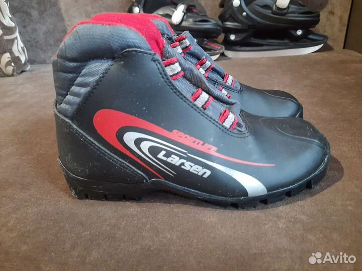 Лыжные ботинки