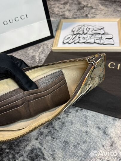 Gucci courrier gg supreme canvas clutch