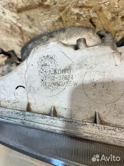 Фара правая Mitsubishi Space Runner