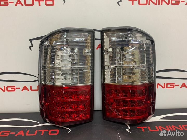 Тюнинг Стоп-cигналы Nissan Safari Y60 87-97гг WYY60 (красно-белые)