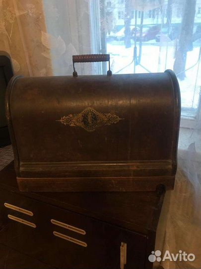 Швейная машина Singer