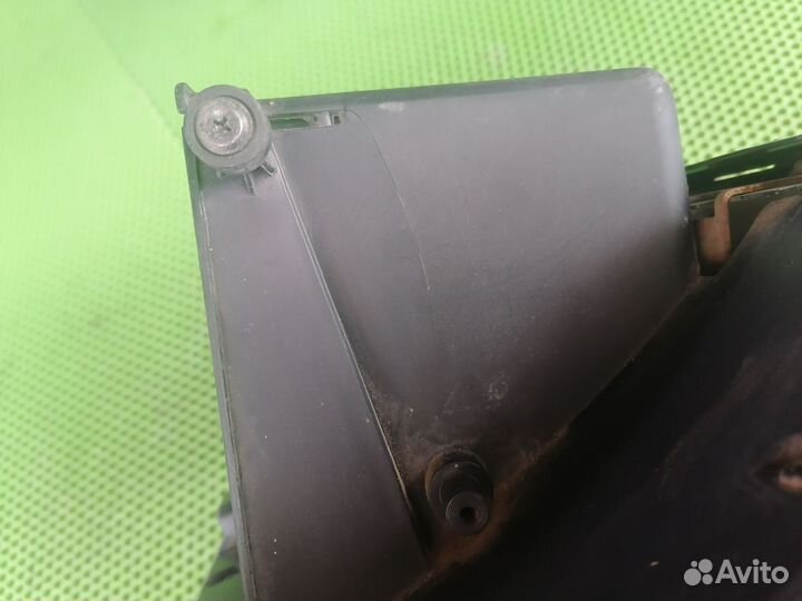 Бардачек Киа Спортедж 1