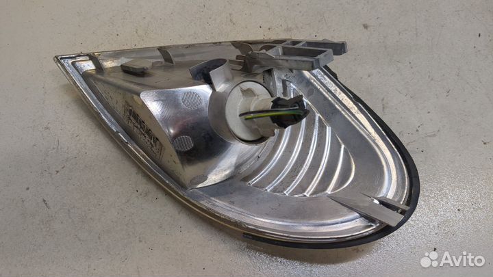 Поворот Nissan Almera N16, 2001