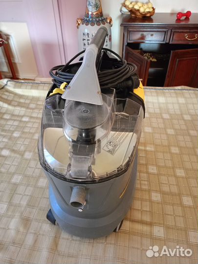 Моющий пылесос Karcher puzzi 8 1