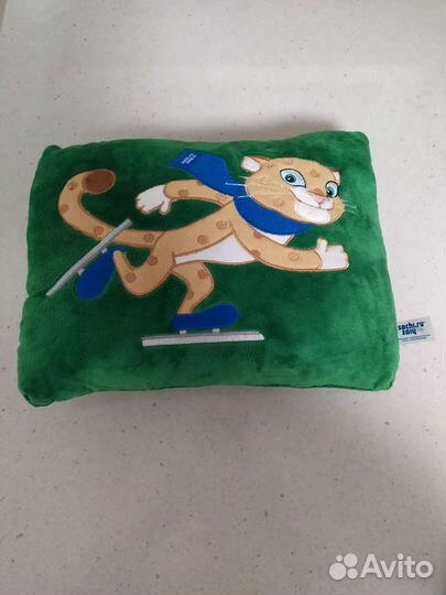 Подушка Sochi 2014 «Леопард-конькобежец» 32х25 см