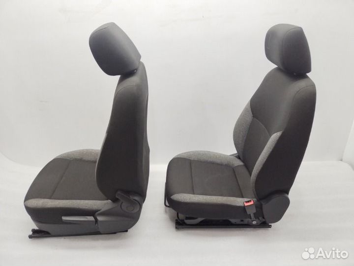 Сиденья комплект Skoda Rapid NK6 1.6 cwva 2021