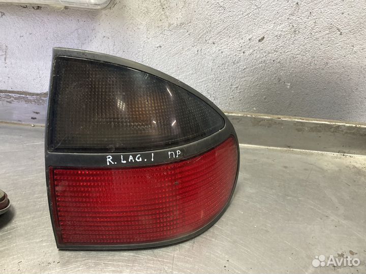 Задний правый фонарь renault laguna 1