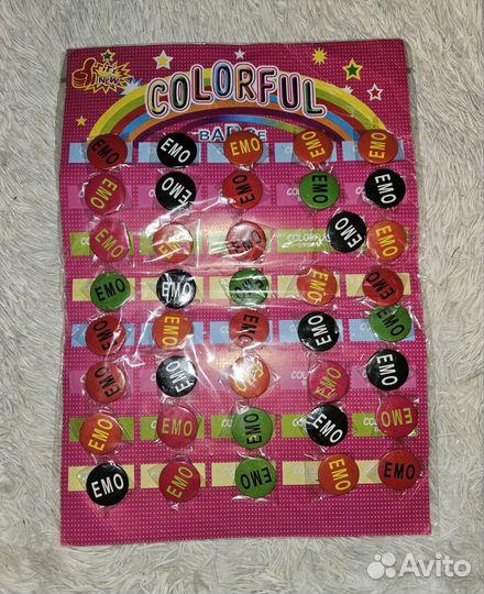 Значки на рюкзак или одежду