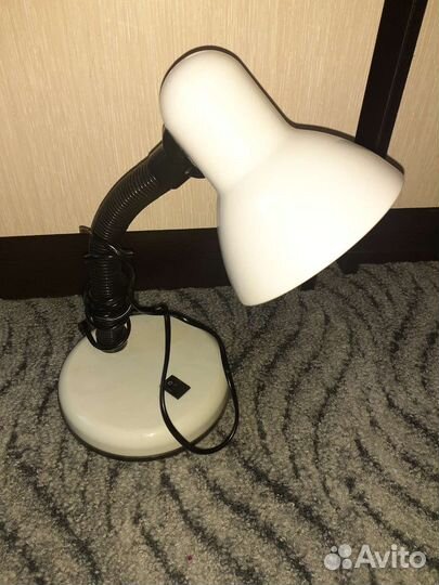 Лампа настольная