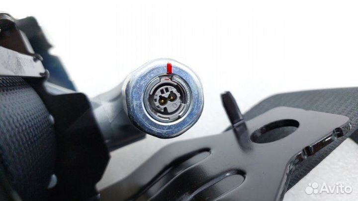 Б/У Б/У Ремень безопасности с пиропатроном