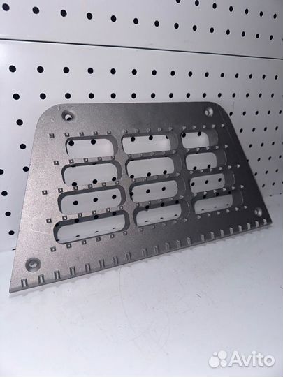 Решетка подножки нижняя Daf Xf95 Xf105
