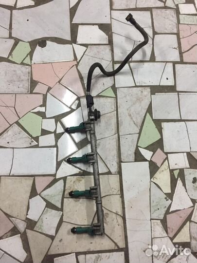 Топливная рампа с форсунками Toyota Camry 50